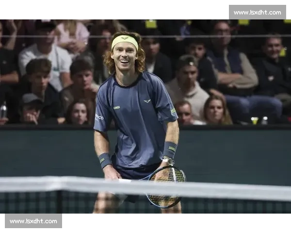 谢尔顿直落两盘横扫德米纳尔 生涯首进多伦多大师赛四强