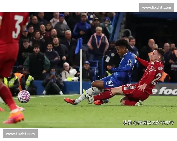 英超客场榜：热刺 13 分领跑，阿森纳 9 分紧追